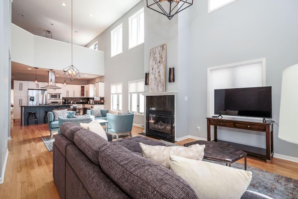 Eclectic Stylish And Cozy Milwaukee Unitヴィラ エクステリア 写真
