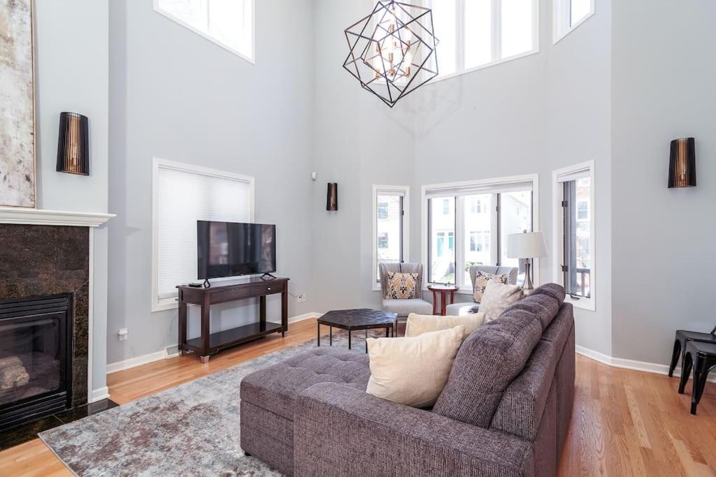 Eclectic Stylish And Cozy Milwaukee Unitヴィラ エクステリア 写真