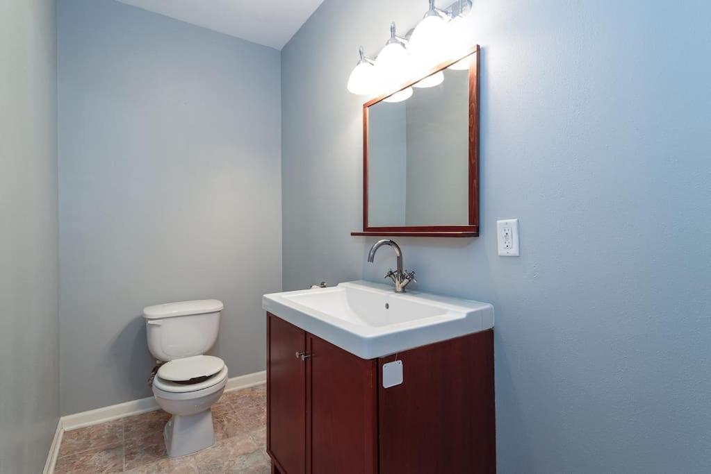 Eclectic Stylish And Cozy Milwaukee Unitヴィラ エクステリア 写真