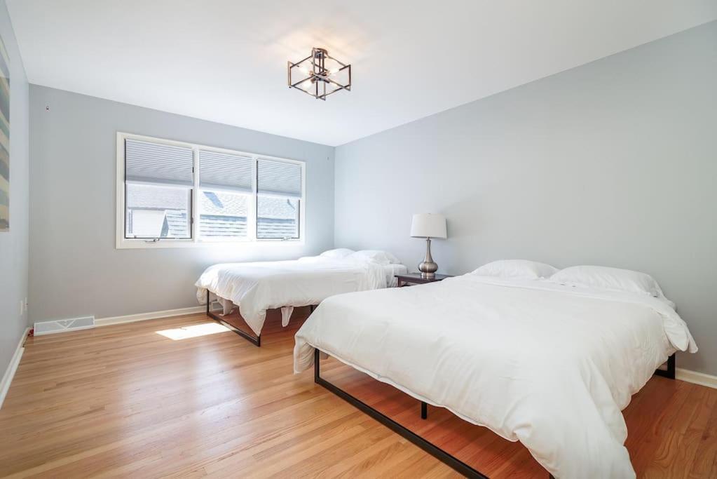 Eclectic Stylish And Cozy Milwaukee Unitヴィラ エクステリア 写真