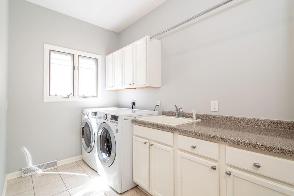 Eclectic Stylish And Cozy Milwaukee Unitヴィラ エクステリア 写真