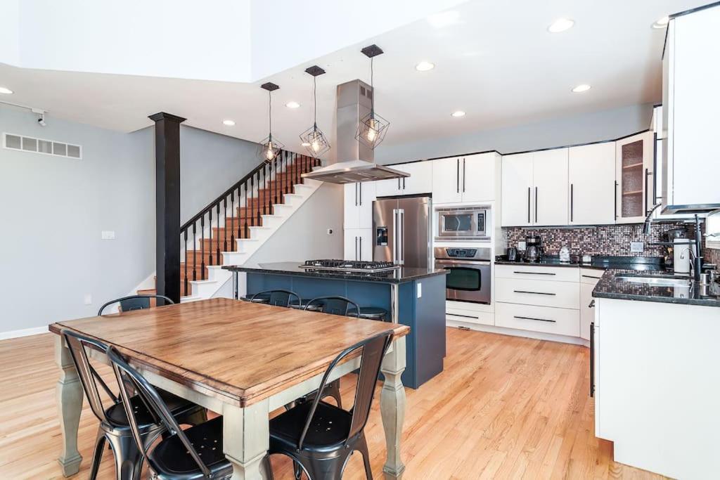 Eclectic Stylish And Cozy Milwaukee Unitヴィラ エクステリア 写真