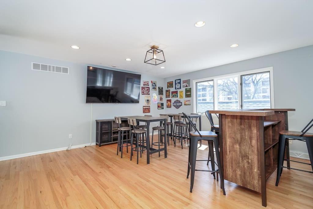 Eclectic Stylish And Cozy Milwaukee Unitヴィラ エクステリア 写真