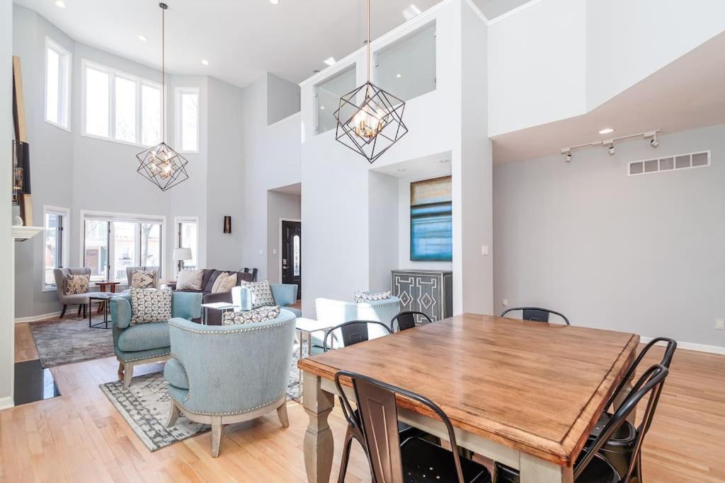 Eclectic Stylish And Cozy Milwaukee Unitヴィラ エクステリア 写真